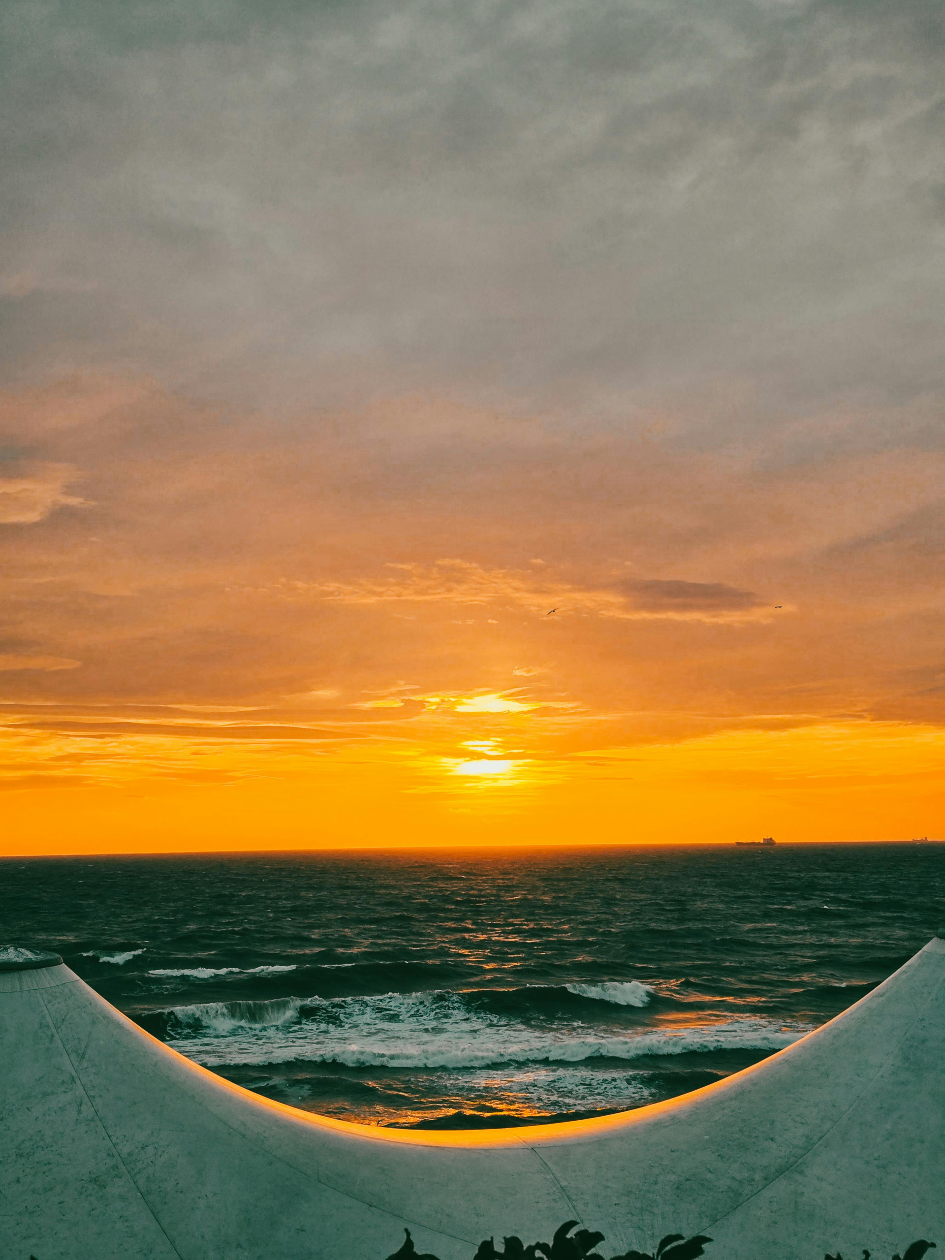 8 Simple Ways to Calm Your Mind and Body When Life Feels Completely Overwhelming